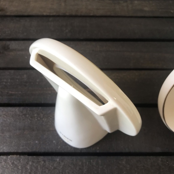 Lenox Ivory Fine China 5” Round Picture Frame Gold Trim - Picture 7 of 11